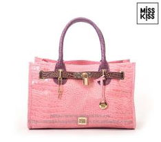 服飾代理加盟全攻略 價格、廠家與批發解析